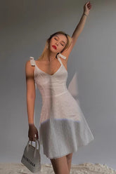 Sexy Kleid mit Stickerei und Schnürung